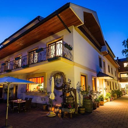Pension Julia & Haus Elisabeth - Wallner'S Hofheuriger & Weinhof Moerbisch Am See Ngoại thất bức ảnh