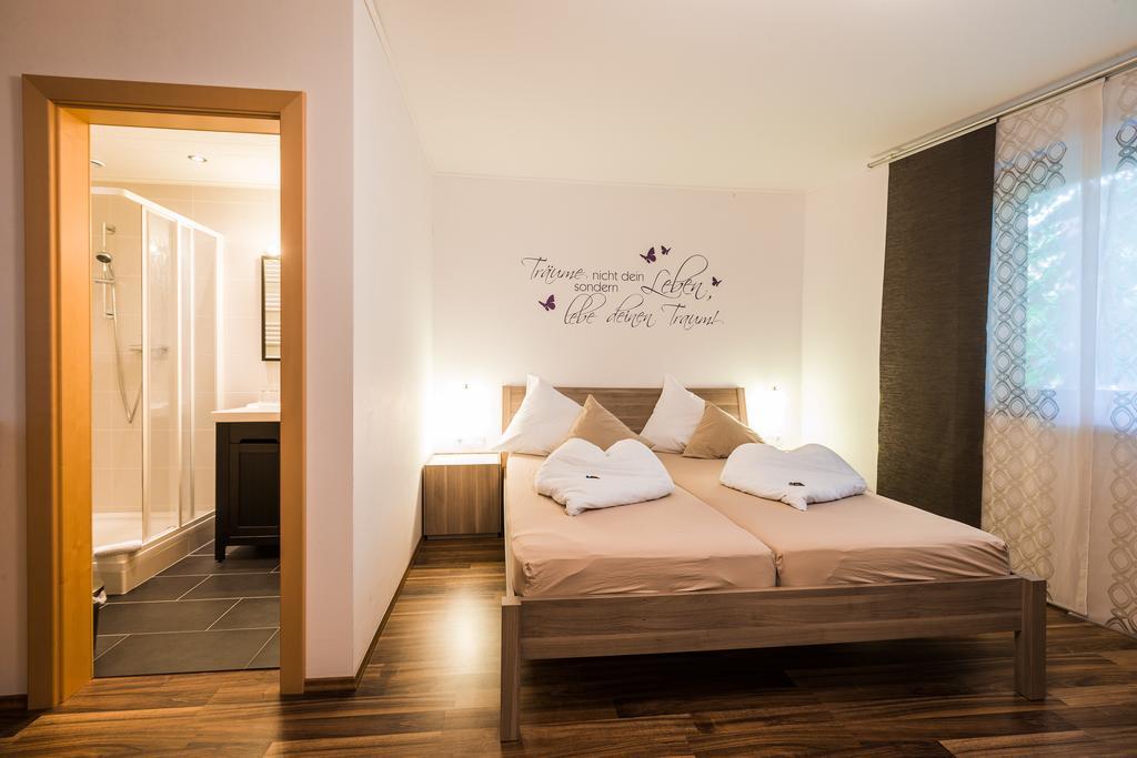 Pension Julia & Haus Elisabeth - Wallner'S Hofheuriger & Weinhof Moerbisch Am See Ngoại thất bức ảnh