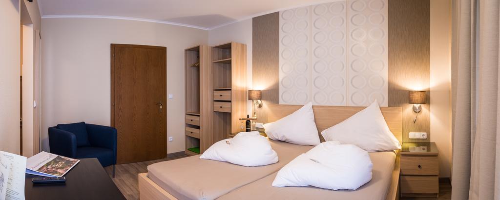 Pension Julia & Haus Elisabeth - Wallner'S Hofheuriger & Weinhof Moerbisch Am See Ngoại thất bức ảnh